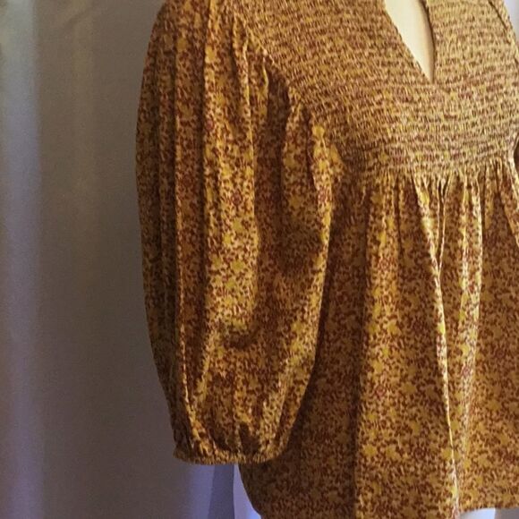 NWOT peasant style top in large by UNIVERSAL THREADS - Picture 5 of 12